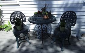 Sir Isaac Brock B&B Luxury Suites